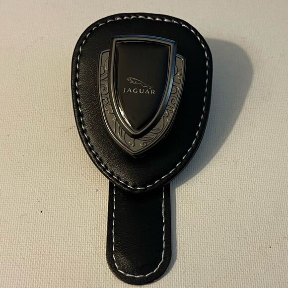 Jaguar Logo Sunglass Holder for Car Black PU Leather NWT - Picture 3 of 9